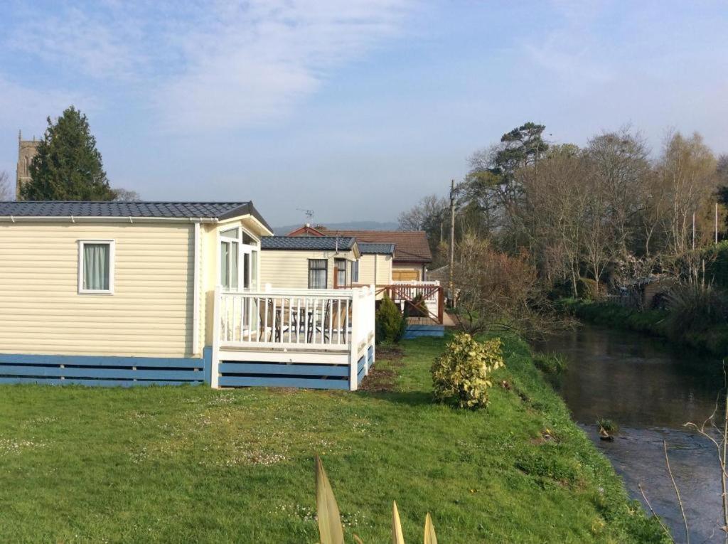 Pet Friendly Riverside Static Caravan Чеддер Экстерьер фото
